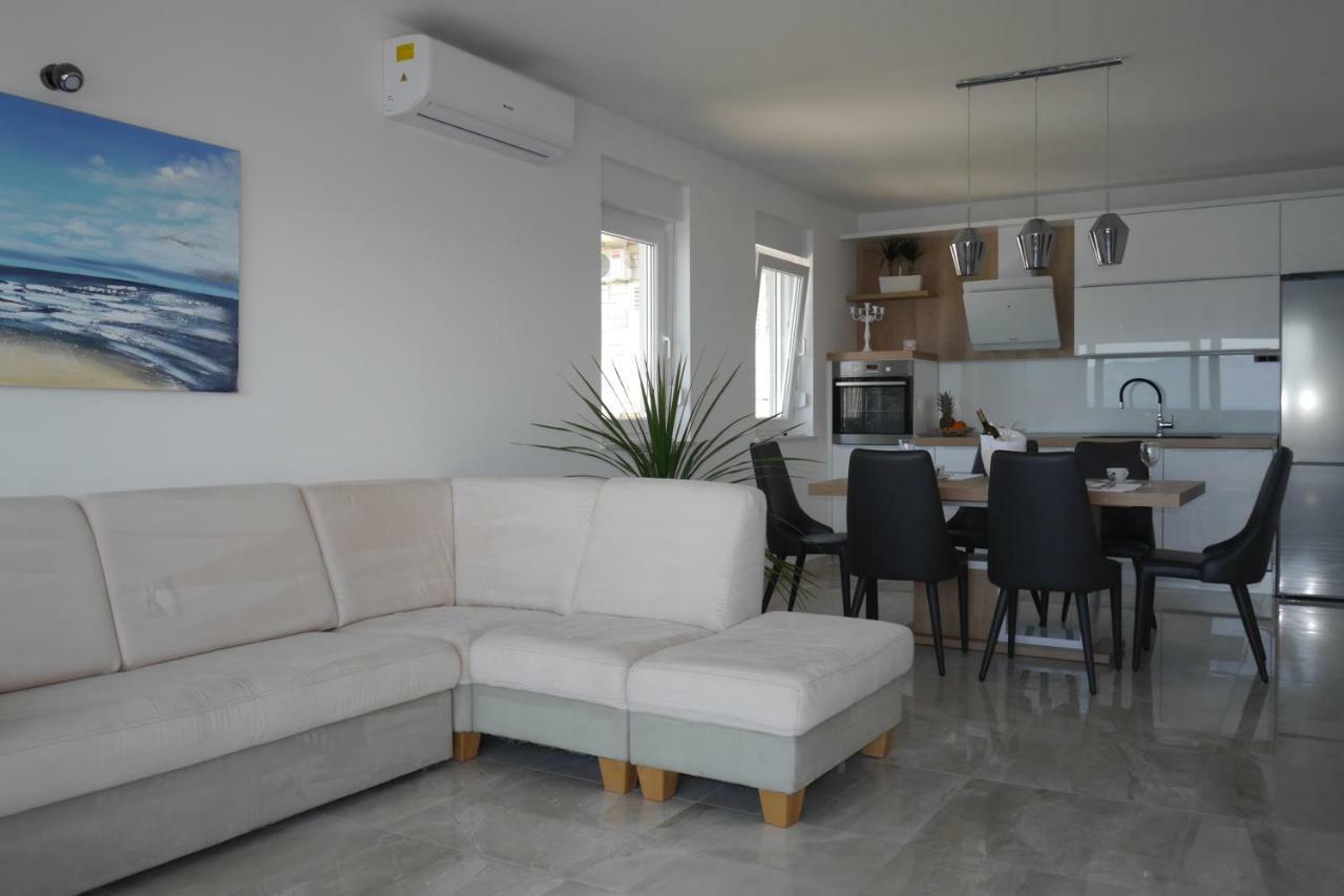 Luxury Apartments Beach Jesenice  Exterior photo